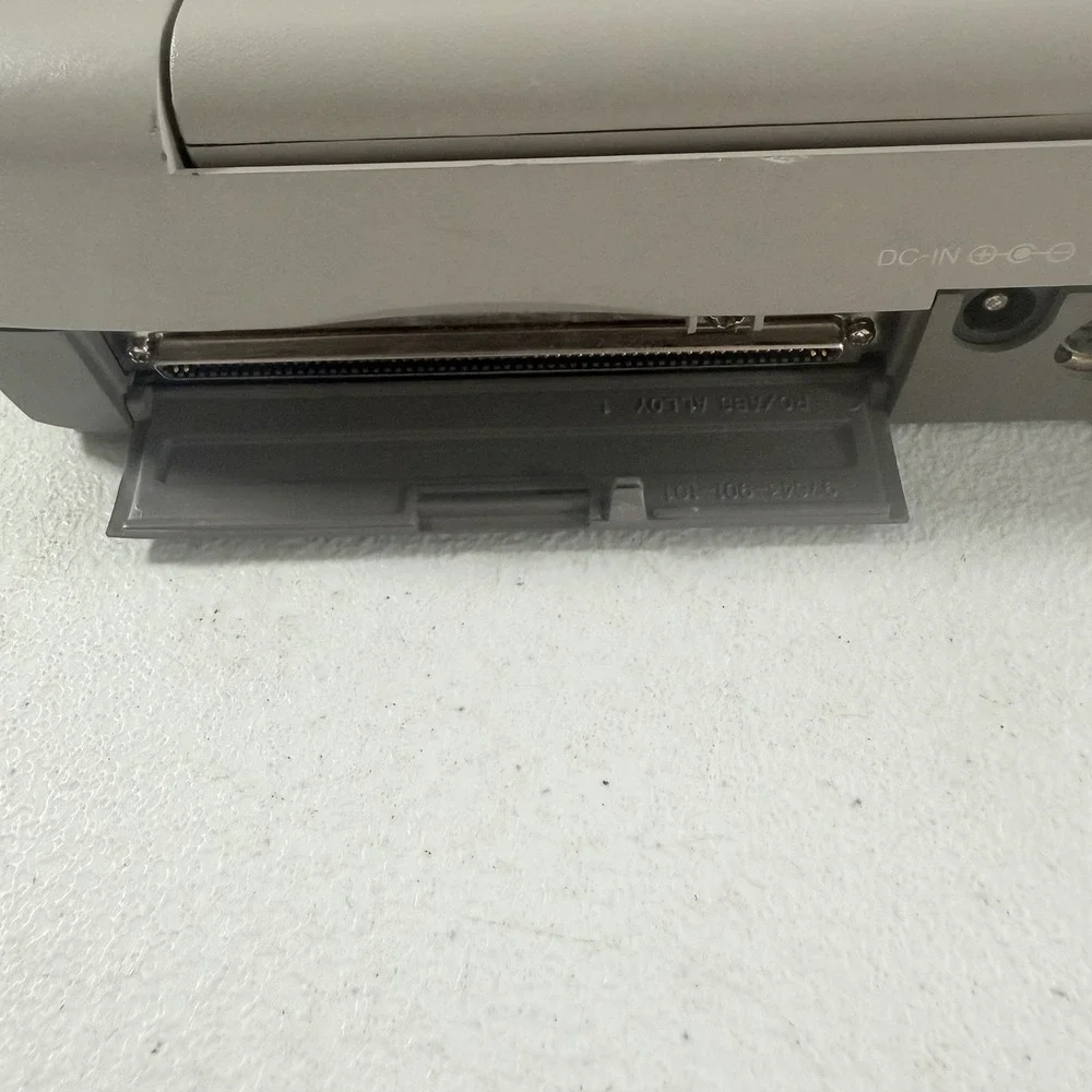 Vintage Retro AT&T Safari 3151 Laptop Computer POWERS ON NO BOOT DEVICE READ
